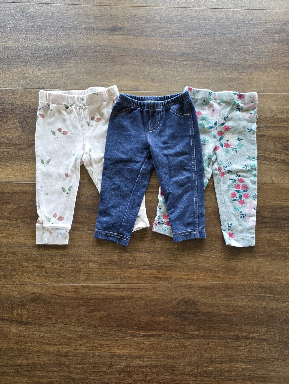 🌸Bundle of Carters Pants Bottoms Leggings for Baby Girl SIZE: 9 Months